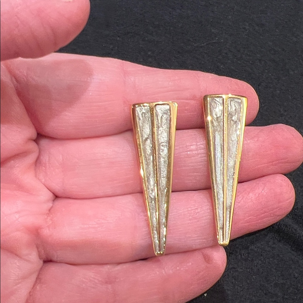 Vtg Monet Earrings 🥰